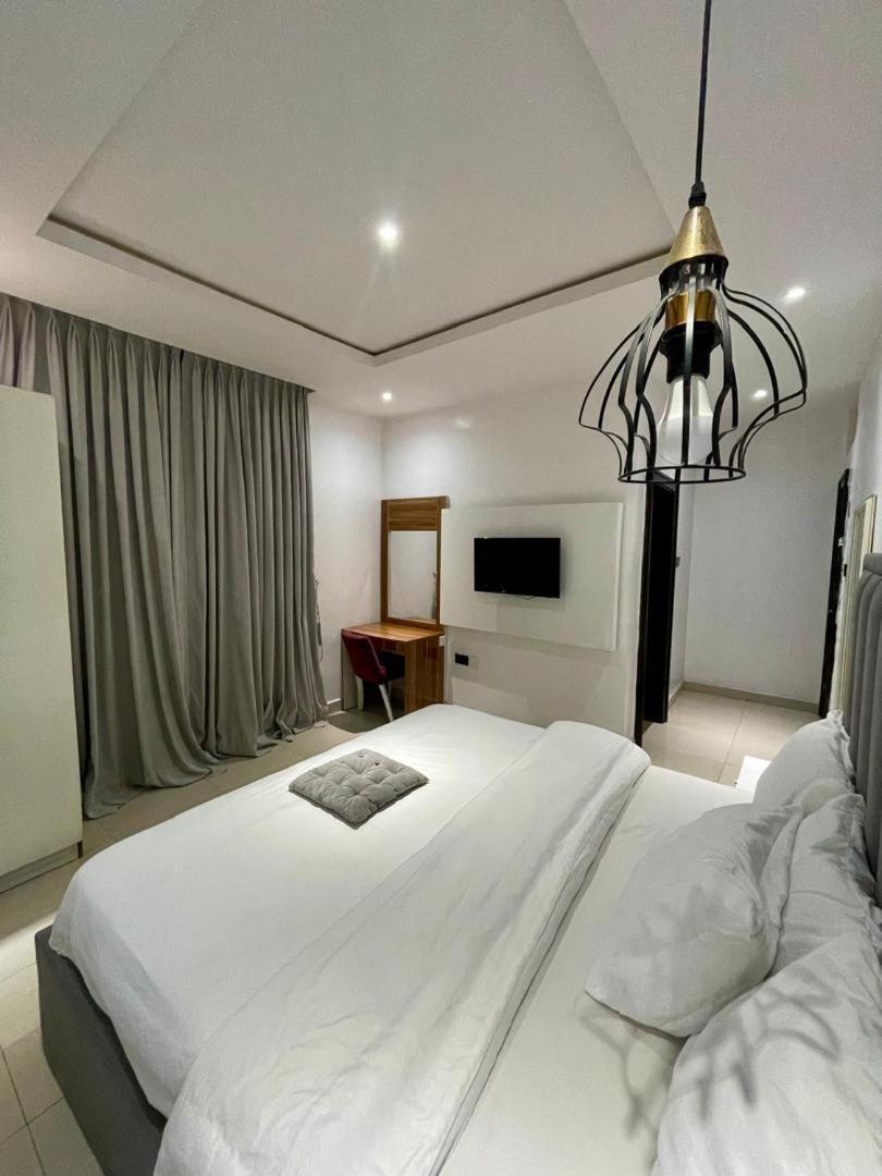 Jada Hotel And Suits Lagos Exterior photo